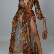 Robe maxi longue à imprimé léopard et fente haute