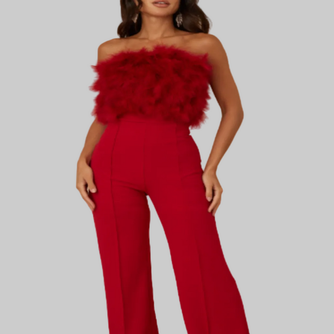 Colección Feather Luxe: mono sin tirantes con plumas