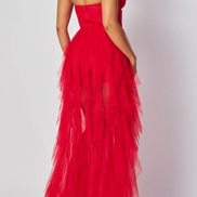 Robe longue en tulle bustier à effet cascade sans bretelles