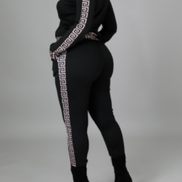Collection « Géométrique Luxe » - Ensemble de jogging à bordures géométriques