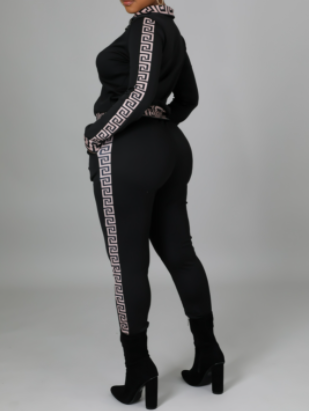 Collection « Géométrique Luxe » - Ensemble de jogging à bordures géométriques