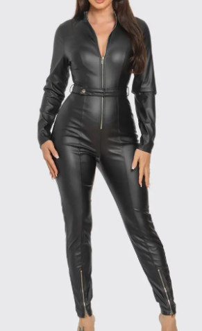 Mono de piel vegana con cremallera (¡Un favorito de la boutique B'Luxe Clothing!) (¡Quedan 2 en stock!)