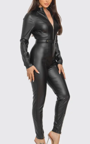 Mono de piel vegana con cremallera (¡Un favorito de la boutique B'Luxe Clothing!) (¡Quedan 2 en stock!)