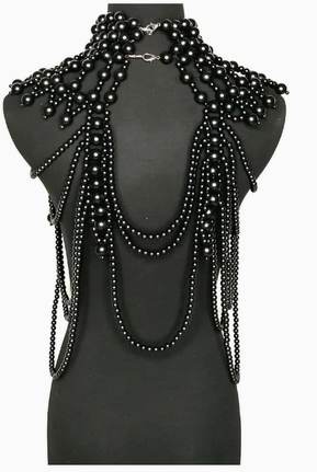 Cadena para el cuerpo adornada con perlas (¡favorita de B'Luxe Clothing Boutique!)